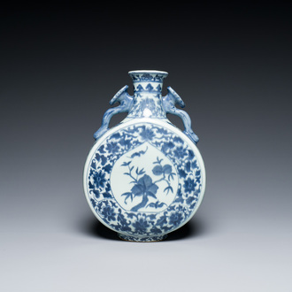 A Chinese blue and white 'bats and peaches' moonflask vase, 'bianhu', Daoguang mark, 20th C.