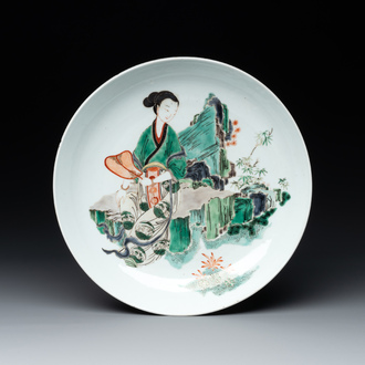 A Chinese famille verte 'lady' plate, 19th C.