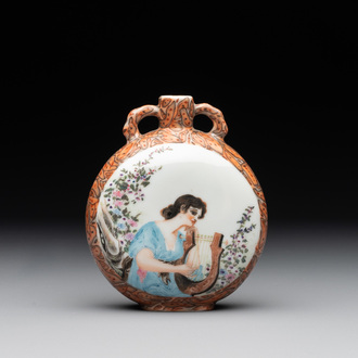 A small Chinese famille rose 'faux-marbre' and 'European subject' moonflask, Qianlong mark, 20th C.