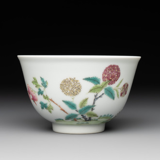 A Chinese famille rose bowl with floral design, Daoguang mark, 19/20th C.