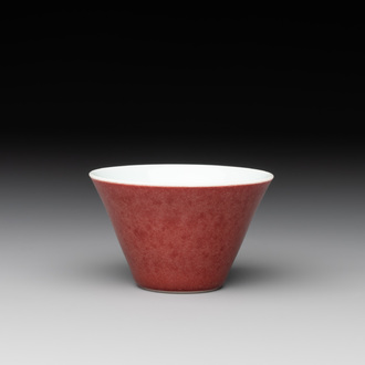 A Chinese copper-red-glazed cup, Zhu Feng 珠峰 mark, 18/19th C.