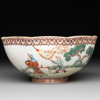 A Chinese famille rose octagonal eggshell bowl with figural design, Qianlong mark, 20th C.