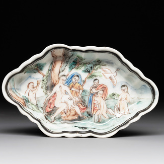 A Chinese famille rose 'Leda and the Swan' pattipan or spoon tray, Yongzheng/Qianlong