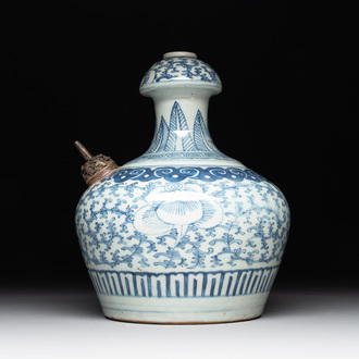 An unusual Chinese blue and white kendi, inscribed Tjienbielcie Tjantjekeng Surabaya, 19th C.