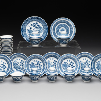 A collection of 32 pieces Chinese blue and white cups, saucers and covers with floral design, Qianlong
