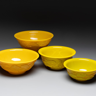 Four Chinese yellow Beijing glass bowls, 19/20th C.