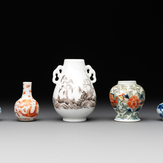 Five Chinese miniature vases, 19/20th C.