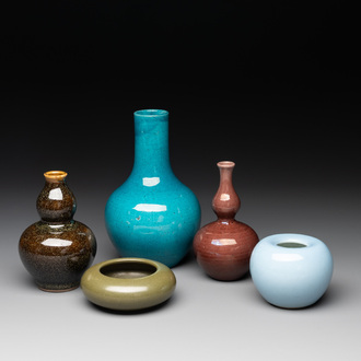 Five Chinese monochrome wares, 19th C.