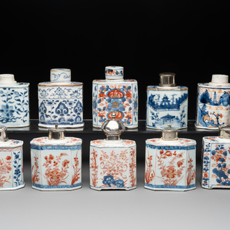 Ten Chinese Imari-style, blue and white tea caddies, Kangxi/Yongzheng