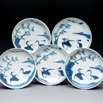 Five Chinese blue and white ko-sometsuke 'crane' plates for the Japanese market, Tianqi