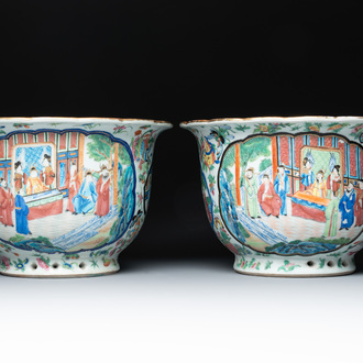 A pair of Chinese Canton famille rose jardinières with narrative design, 19th C.