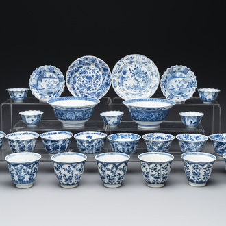 26 Chinese blue and white wares, Wanli/Qianlong