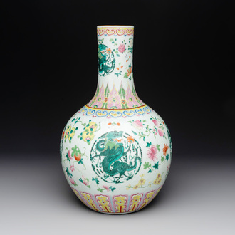 A Chinese famille rose 'dragon' 'tianqiuping' vase, 19th C.