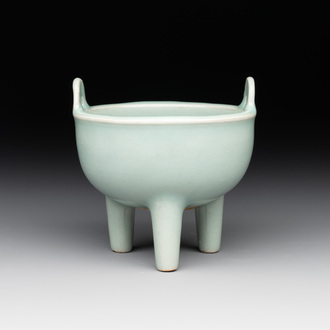 A rare Chinese Longquan celadon tripod 'ding-form' censer, Southern Song