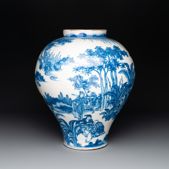 A large and fine Dutch or English Delftware chinoiserie baluster vase, 2nd half 17th C.