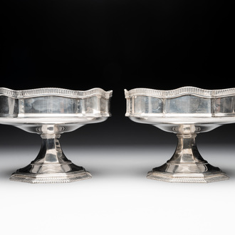 A pair of silver presenting bowls, Wolfers Frères, Brussels, 19/20th C.