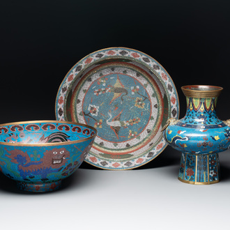 A Chinese cloisonné vase, a bowl and a basin, 19/20th C.
