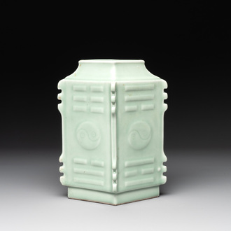 A Chinese celadon-glazed lozenge-shaped 'cong' vase, 19th C.
