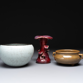 A Chinese ge-type bowl, a lingzhi-shaped flambé-glazed vase and an olive-green-glazed censer, 19th C.