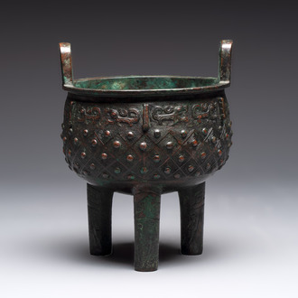 A Chinese archaic bronze ritual tripod food vessel, 'ding 鼎', Western Zhou