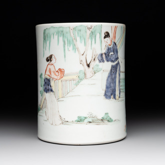 A Chinese famille verte brush pot with figural design, Kangxi