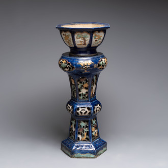 A Chinese or Vietnamese polychrome-glaze pottery jardinière and stand, 19th C.