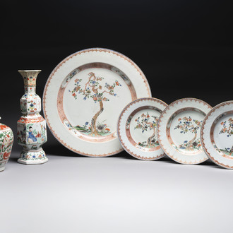 A Chinese wucai jar and cover, a famille verte vase, a dish and three plates, Kangxi