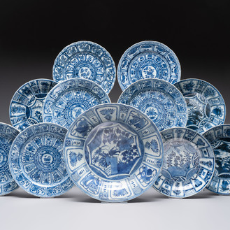 A Chinese blue and white dish and ten plates, Wanli/Kangxi