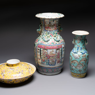 A Chinese famille rose yellow-ground covered bowl, a famille rose vase and a turquoise-ground vase, 19th C.
