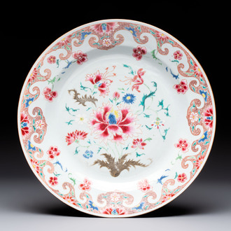 A Chinese famille rose dish with floral design, Qianlong