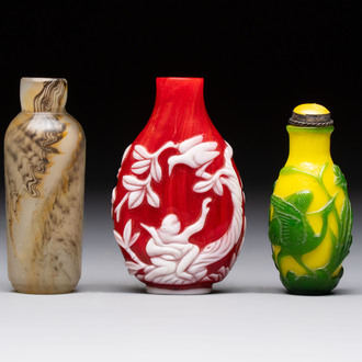 Three Chinese glass snuff bottles, 19/20th C.