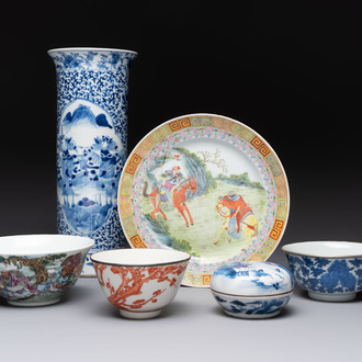 A varied collection of six Chinese blue, white, famille rose and iron red wares, 19/20th C.