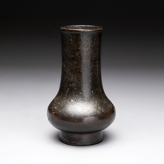 A Chinese bronze vase, 'zhi 觯', Song/Yuan