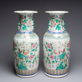 A pair of Chinese famille rose 'rooster' vases, 19/20th C.