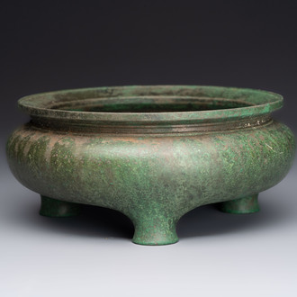 A Chinese bronze tripod censer, Nei Tan Jiao She 内坛郊社 and Qing Qian Gong 清乾宫 mark, 18/19th C.