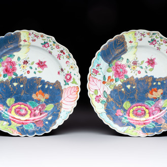 A pair of Chinese famille rose 'tobacco leaf' plates, Qianlong