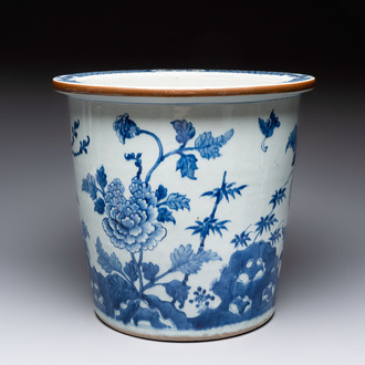 A Chinese blue and white jardinière with floral design, Qianlong