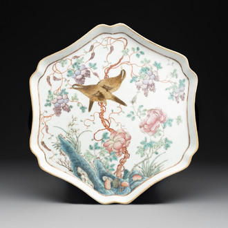 A fine Chinese flower-shaped famille rose 'magpies and flowers' tray, 19th C.
