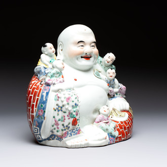 A Chinese famille rose Milefo Buddha, Mao Ji Sheng Zao 茂記生造 mark, 20th C.