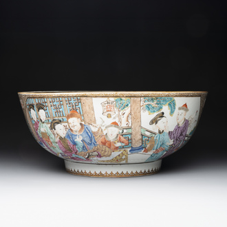 A rare and large Chinese Canton famille rose 'mandarin subject' bowl, Hua Xuan 花軒 and Qing Ju 清居 mark, Qianlong