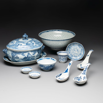 Ten Chinese blue and white wares, Jin Tang Fa Ji 錦堂發記 and Wan Yu 玩玉 mark, 18/20th C.