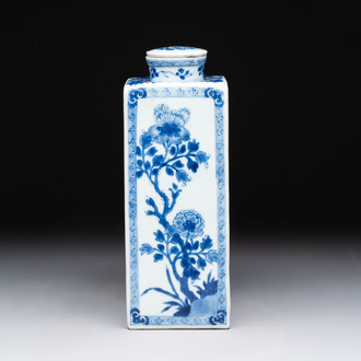 A Chinese blue and white square flask and cover with floral design, Kangxi