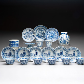 20 Chinese blue and white wares, 19th C.