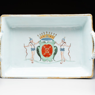 An extremely rare Chinese armorial rectangular basket with the arms of Sioc'han de Kersabiec, Kangxi, ca. 1715