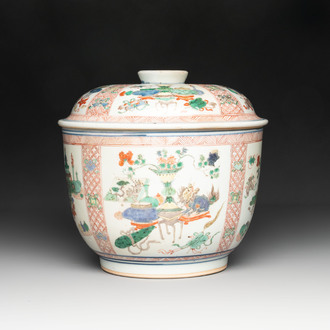 A Chinese famille verte 'antiquities' bowl and cover, Kangxi
