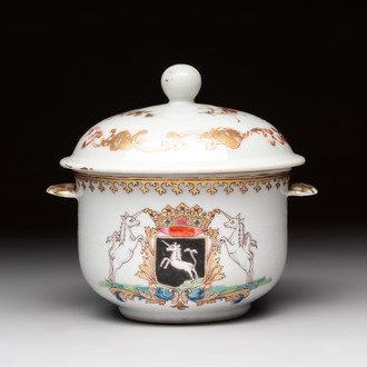 A Chinese famille rose armorial sugar pot with the arms of Van Beeftingh for the Dutch market, Qianlong