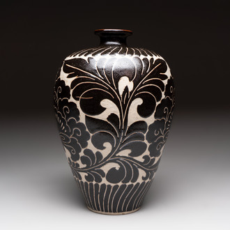 A Chinese cizhou 'meiping' vase with floral design, probably Song/Yuan