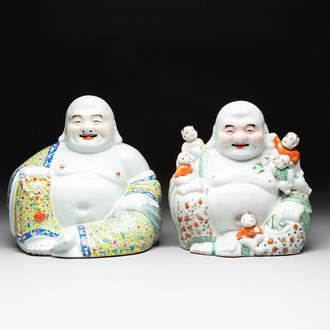 Two Chinese famille rose Milefo Buddhas, Zhu Mao Ji 朱茂記造, 20th C.