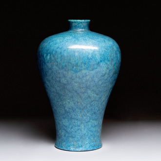 A Chinese robin's egg-glazed ‘meiping’ vase, 19/20th C.