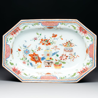 A Chinese famille rose octagonal 'antiquities' dish, Yongzheng/Qianlong